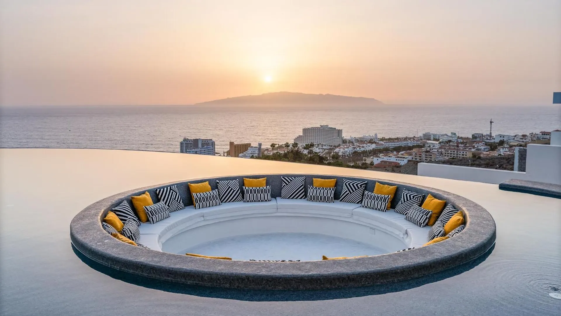 Karat Villa Fibonacci 阿德耶
